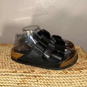 Birkenstock Black Arizona, two strap Sandals for Women